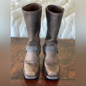 FRYE Women’s Harness 12R (Tan, size 5.5)